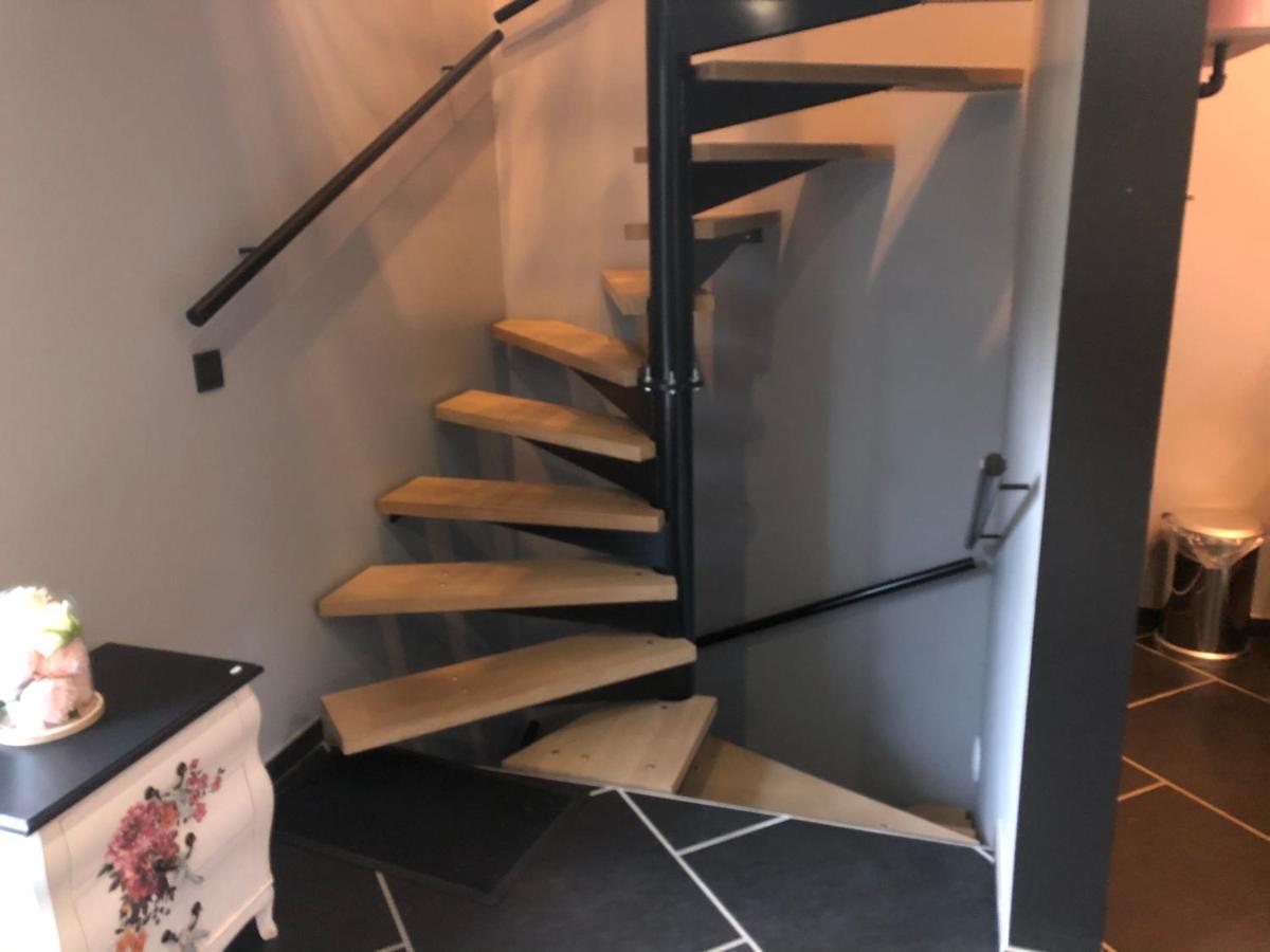 Apartamento Loft D Isa Avec Wifi Netflix Gesves Exterior foto