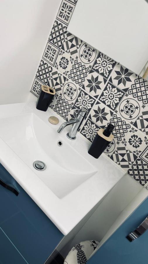 Apartamento Loft D Isa Avec Wifi Netflix Gesves Exterior foto