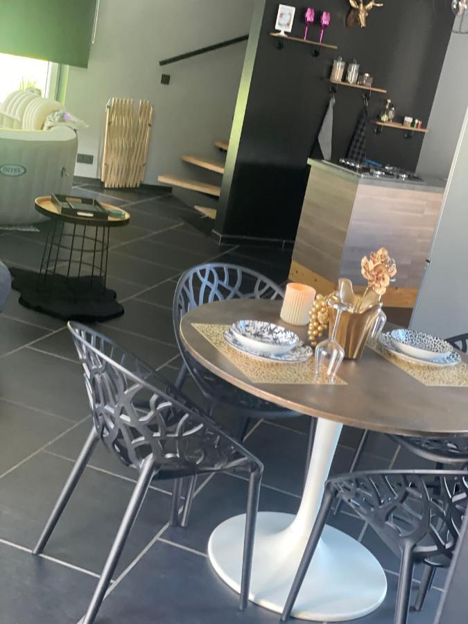 Apartamento Loft D Isa Avec Wifi Netflix Gesves Exterior foto
