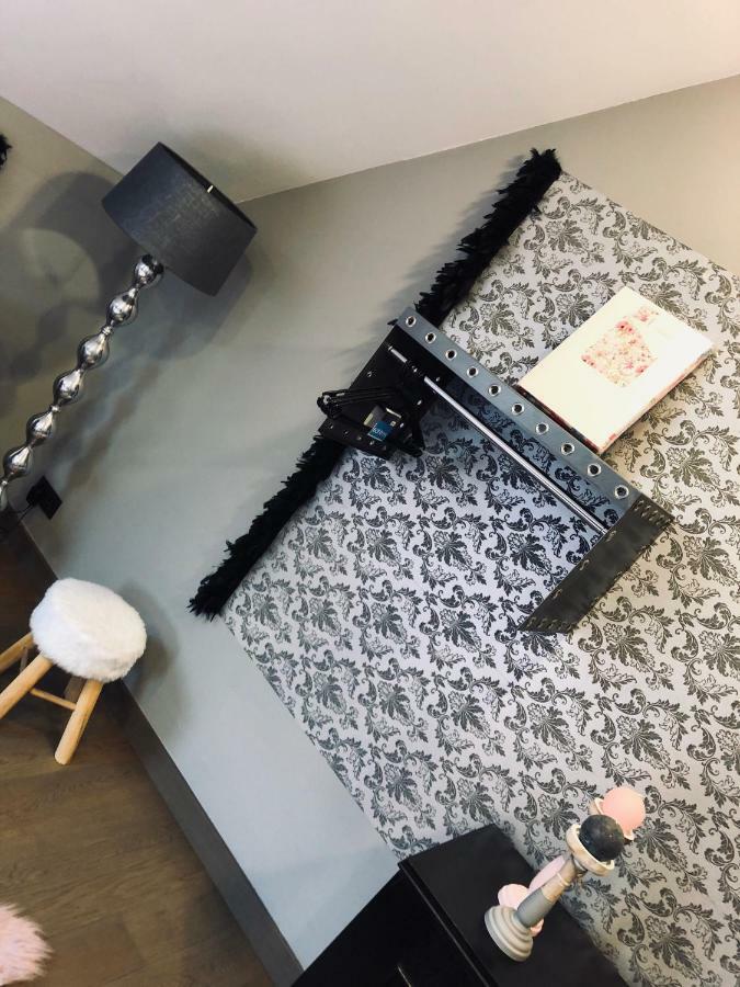 Apartamento Loft D Isa Avec Wifi Netflix Gesves Exterior foto